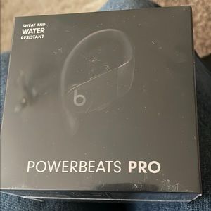 Powerbeats Pro by Dre